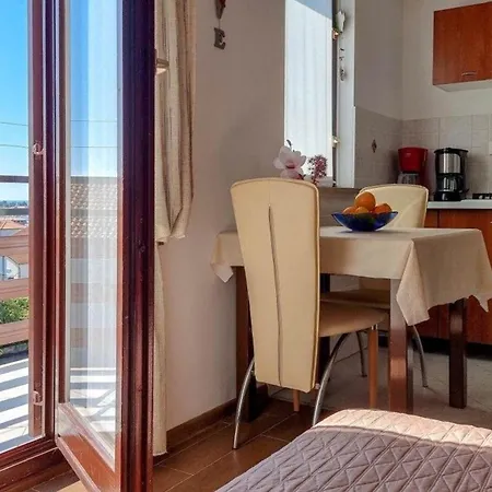 Studio Fur 2 Personen Ca 20 Qm In Novigrad, Istrien Istrische Riviera - B60660 * Karpinjan