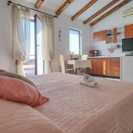 Studio Fur 2 Personen Ca 20 Qm In Novigrad, Istrien Istrische Riviera - B60660 Karpinjan