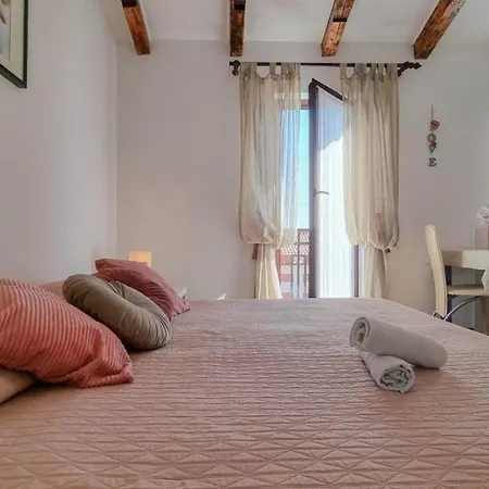 Studio Fur 2 Personen Ca 20 Qm In Novigrad, Istrien Istrische Riviera - B60660